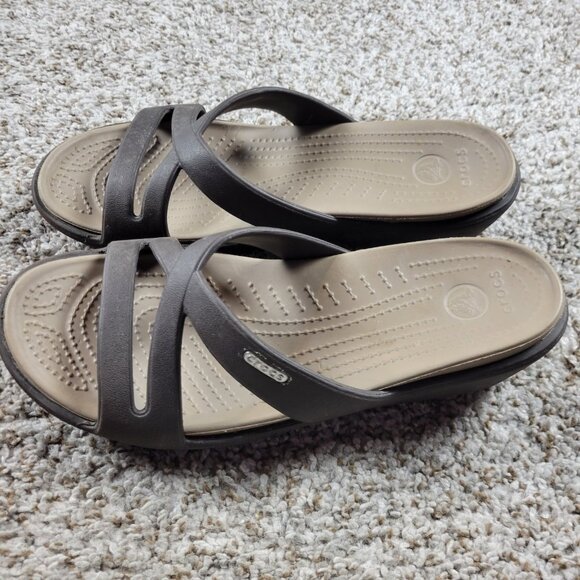 Crocs Patricia Wedge Sandal Women's 9 Brown Strap Lightweight Open Toe - Picture 2 of 5